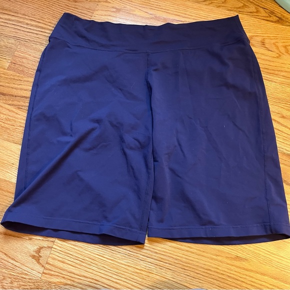 Athleta Women’s Bermuda Fusion Shorts bluish/purple size 2XL - Picture 1 of 5